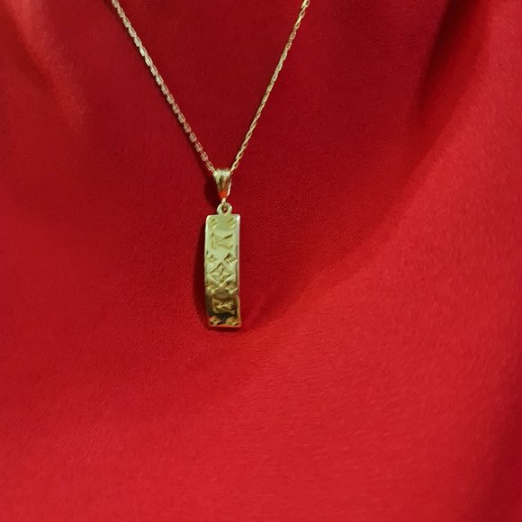 Gold curved with stylish design pendant - Picture 9 of 9